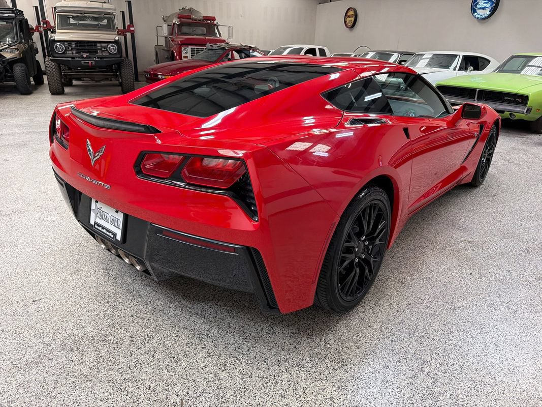 Used 2019 Chevrolet Corvette Stingray Coupe w/ 1LT RWD image 7