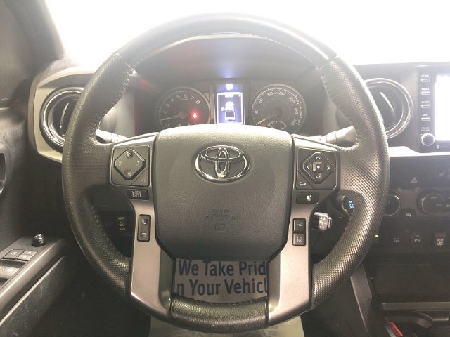 Used 2020 Toyota Tacoma TRD Sport w/ TRD Premium Sport Package AWD/4WD image 17