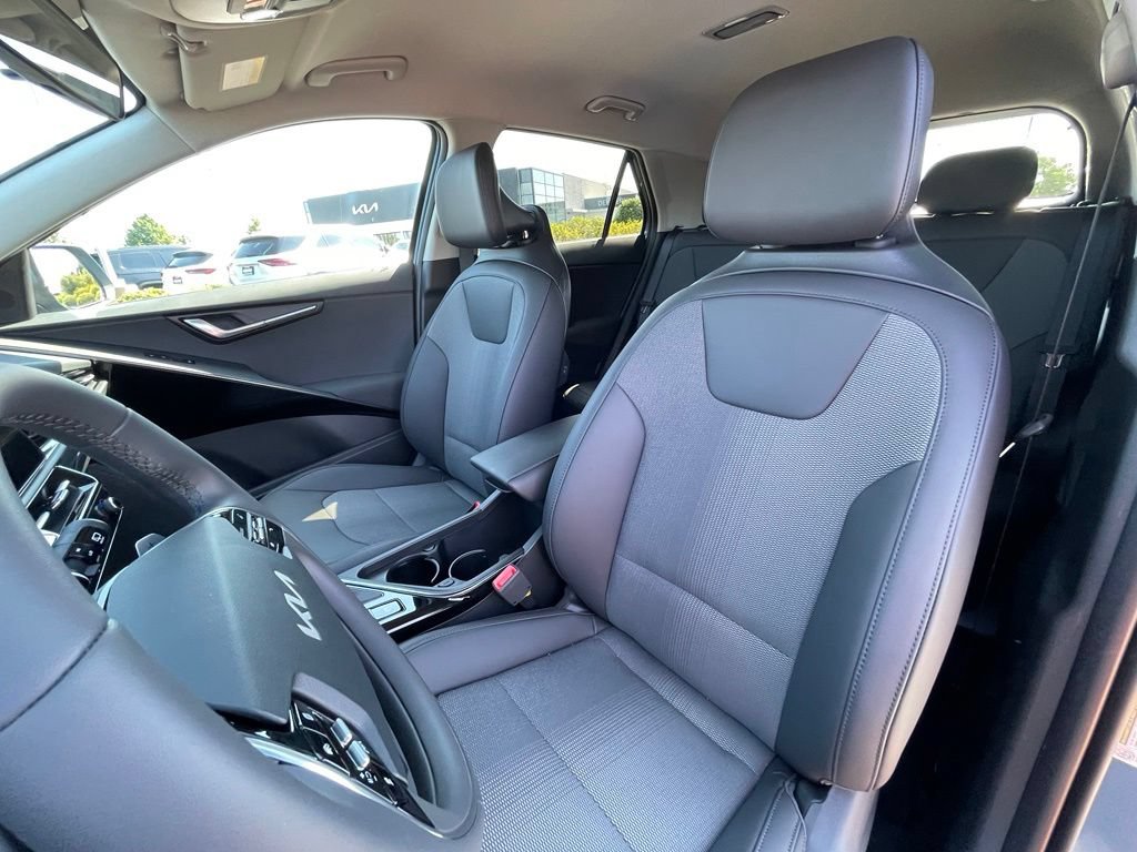 New 2026 Kia Niro EX FWD image 22