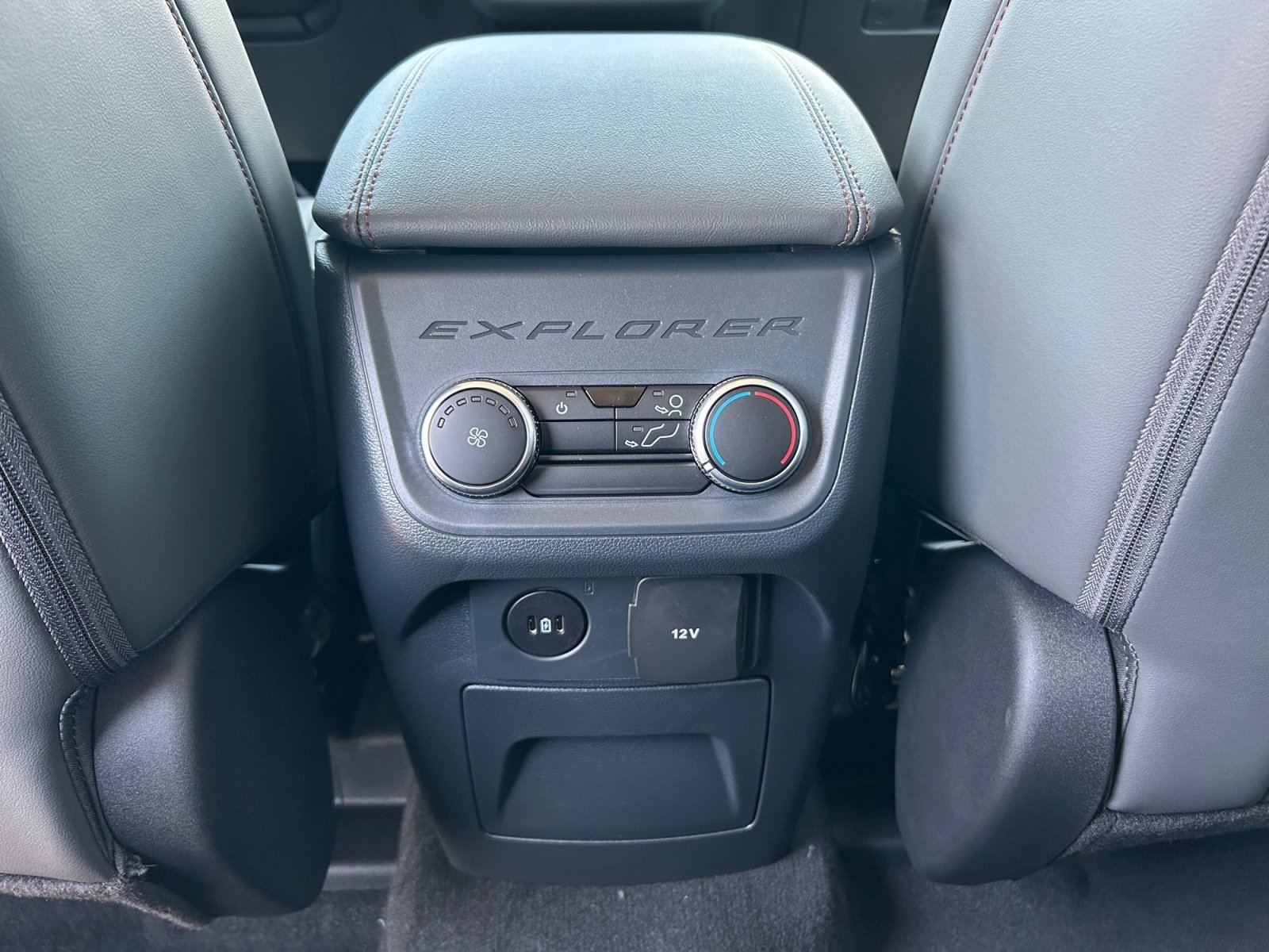 New 2026 Ford Explorer Active w/ Active Comfort Package RWD image 32