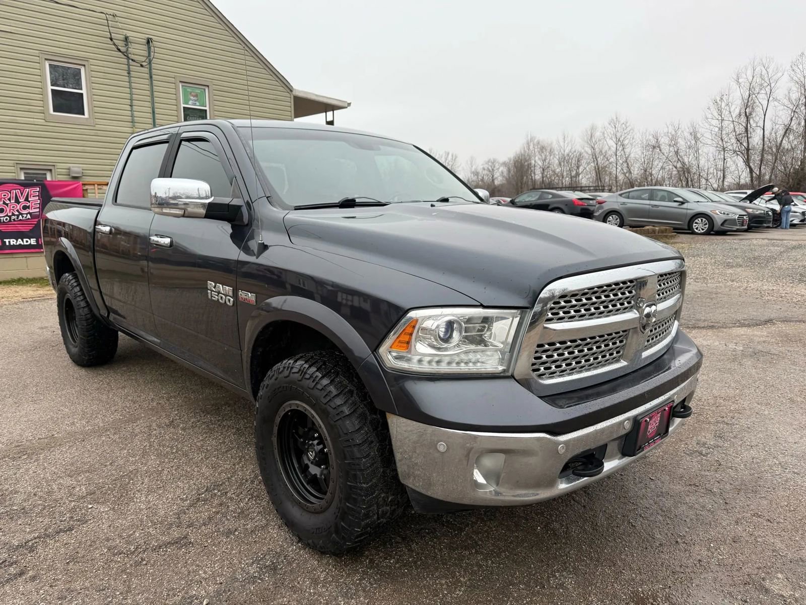 Used 2014 RAM 1500 Laramie w/ Convenience Group AWD/4WD image 3