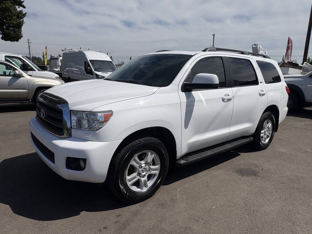 Used 2015 Toyota Sequoia SR5 AWD/4WD video 1