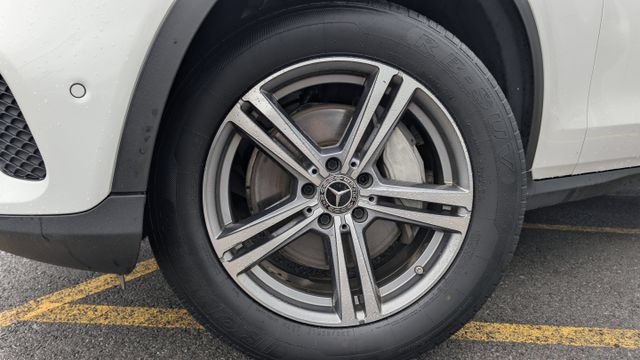 Used 2021 Mercedes-Benz GLC 300 4MATIC image 9