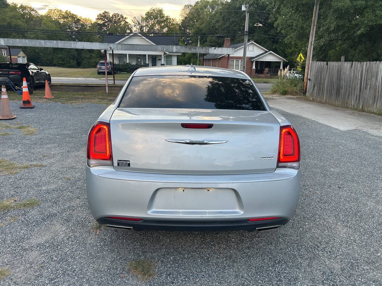 Used 2019 Chrysler 300 Touring w/ Sport Appearance Package RWD image 5