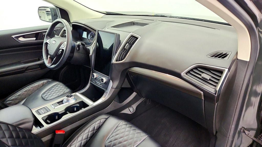 Used 2024 Ford Edge Titanium AWD/4WD image 24