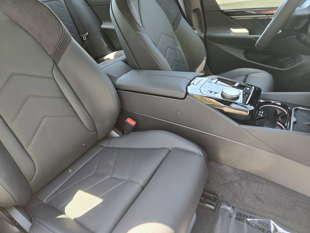 New 2026 BMW i5 eDrive40 w/ M Sport Package AWD/4WD image 14