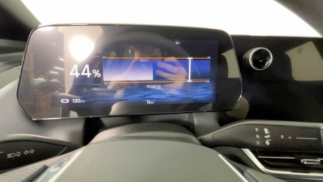 Used 2025 Chevrolet Equinox EV LT FWD image 23