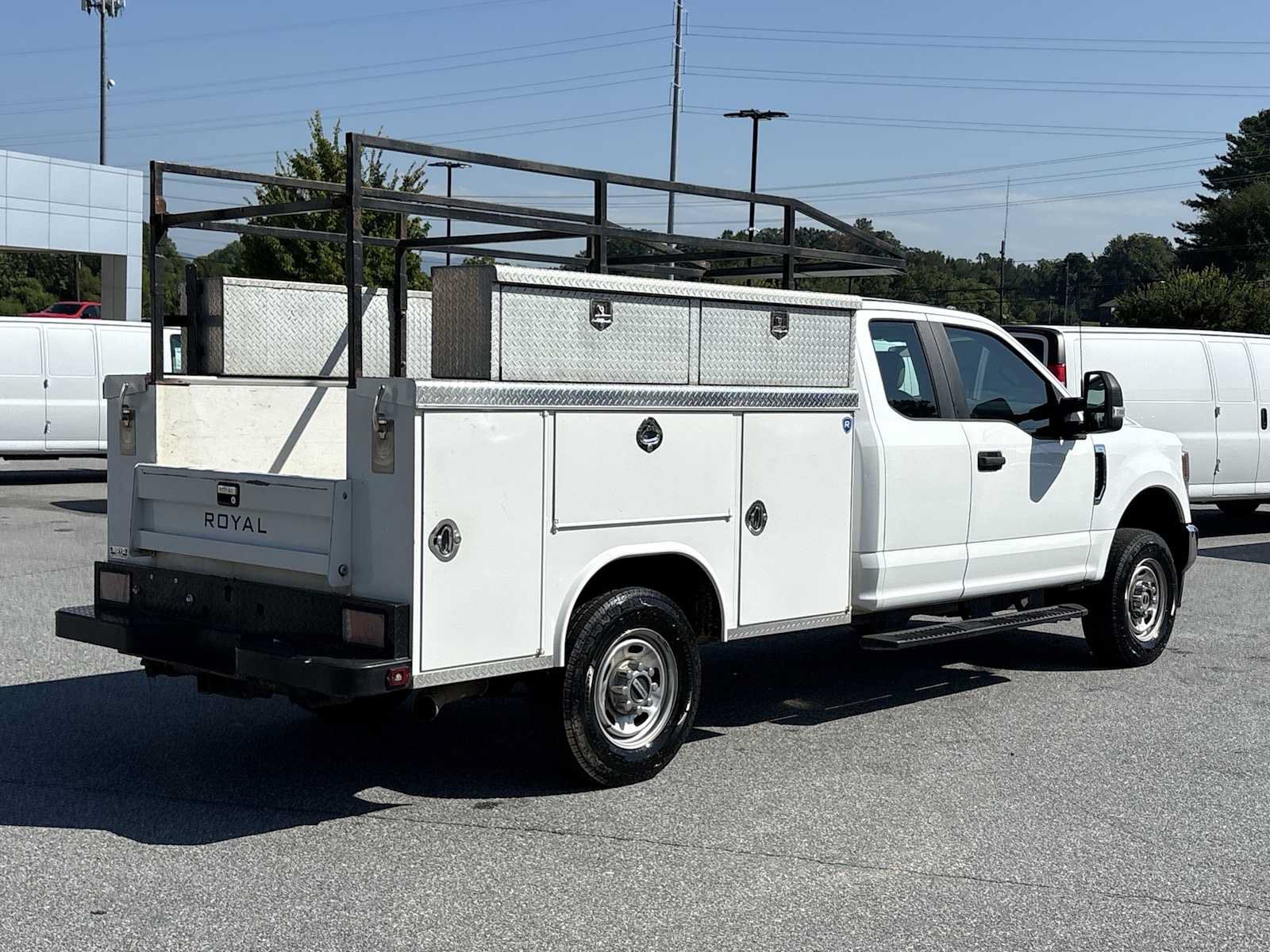 Used 2022 Ford F250 XL w/ Power Equipment Group AWD/4WD image 6