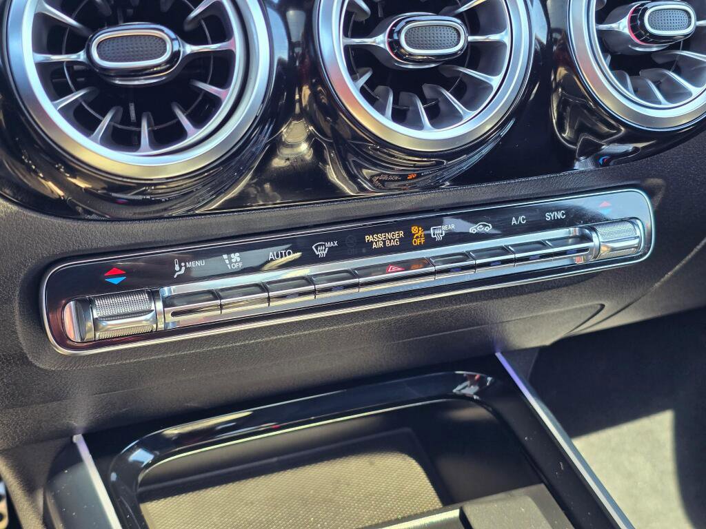 Used 2022 Mercedes-Benz GLA 250 4MATIC image 22