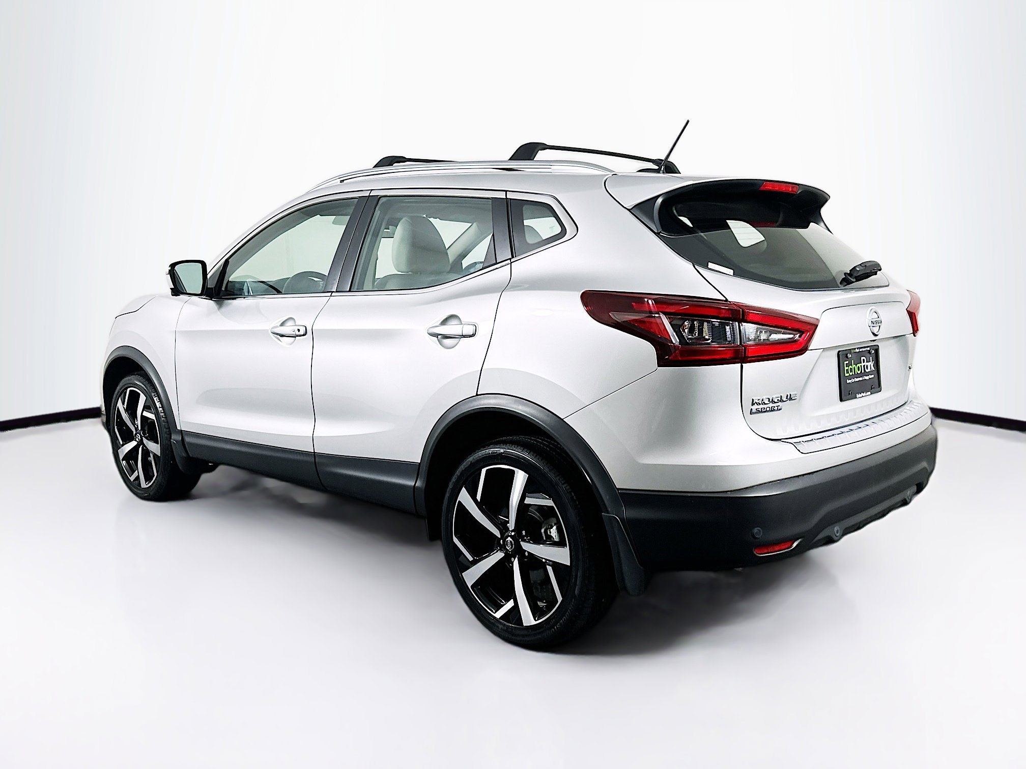 Used 2022 Nissan Rogue Sport SL image 5