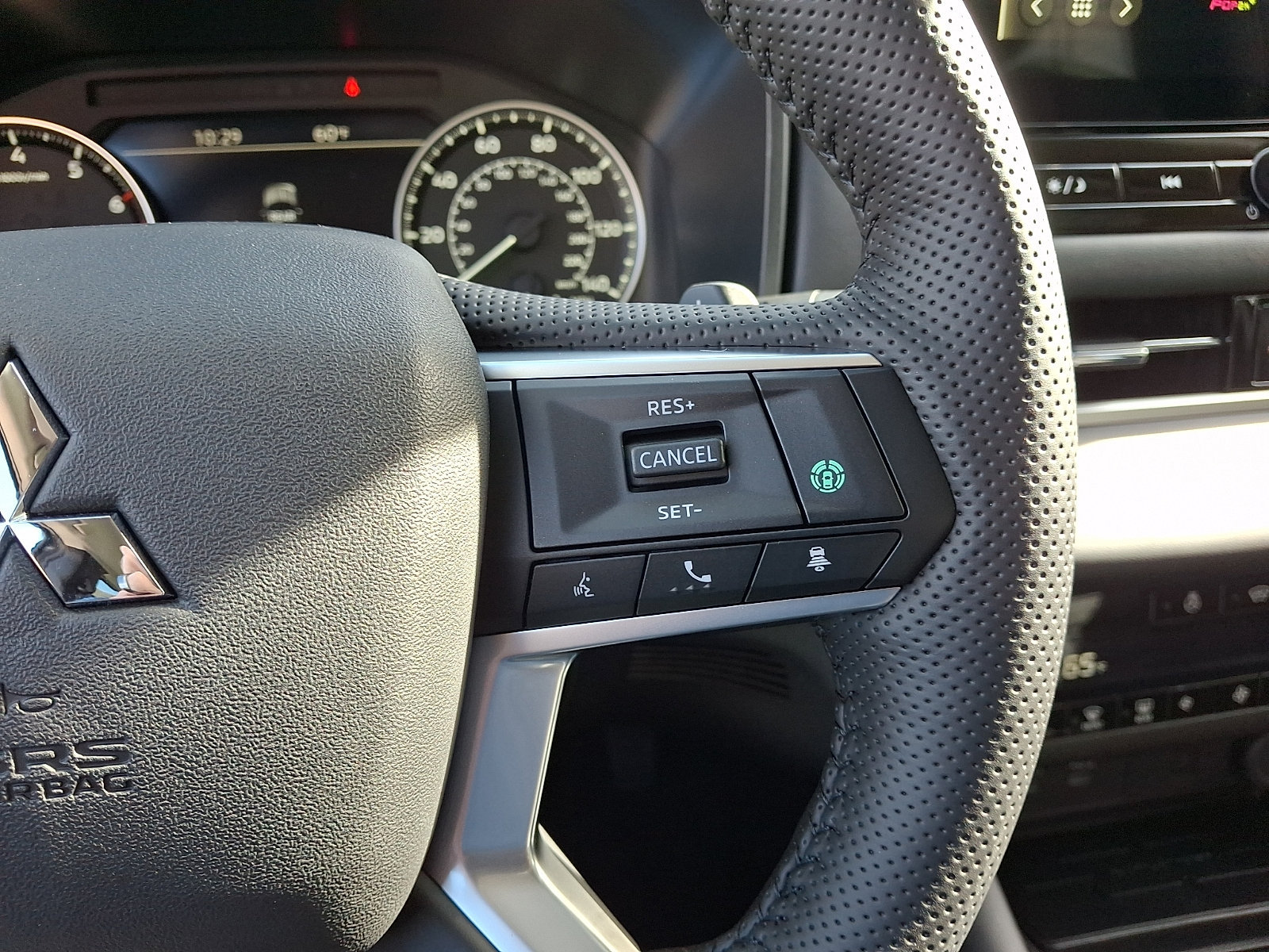 New 2026 Mitsubishi Outlander SE AWD/4WD image 19
