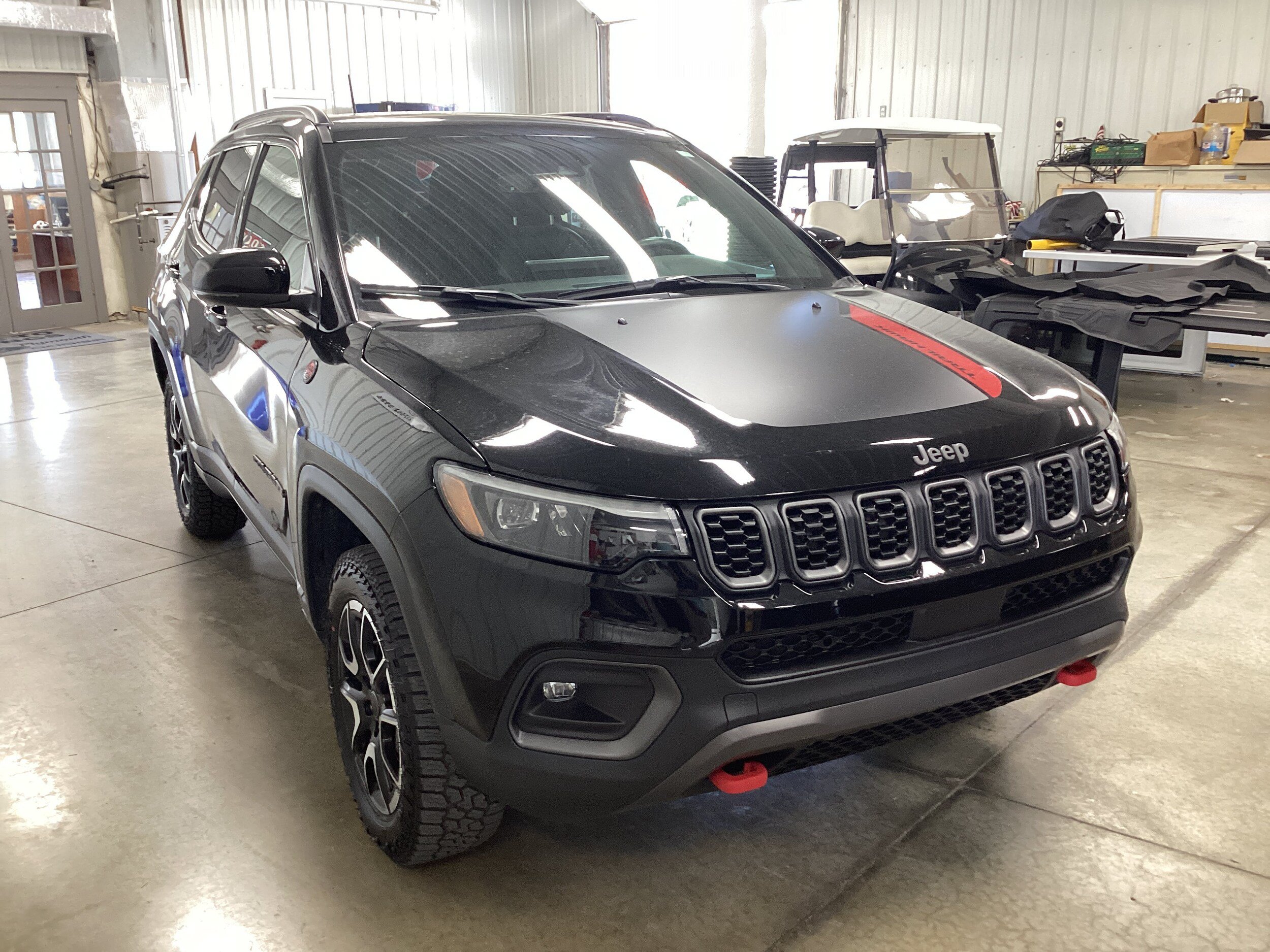Used 2025 Jeep Compass Trailhawk w/ Trailhawk Elite Group AWD/4WD image 8
