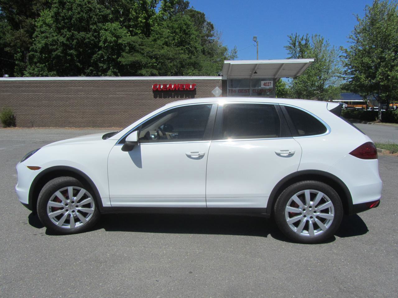 Used 2012 Porsche Cayenne Turbo AWD/4WD image 6
