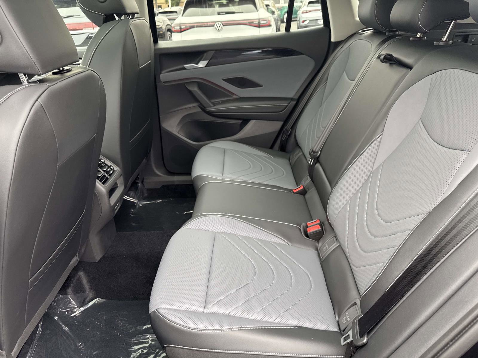 New 2026 Volkswagen Tiguan SE FWD image 11