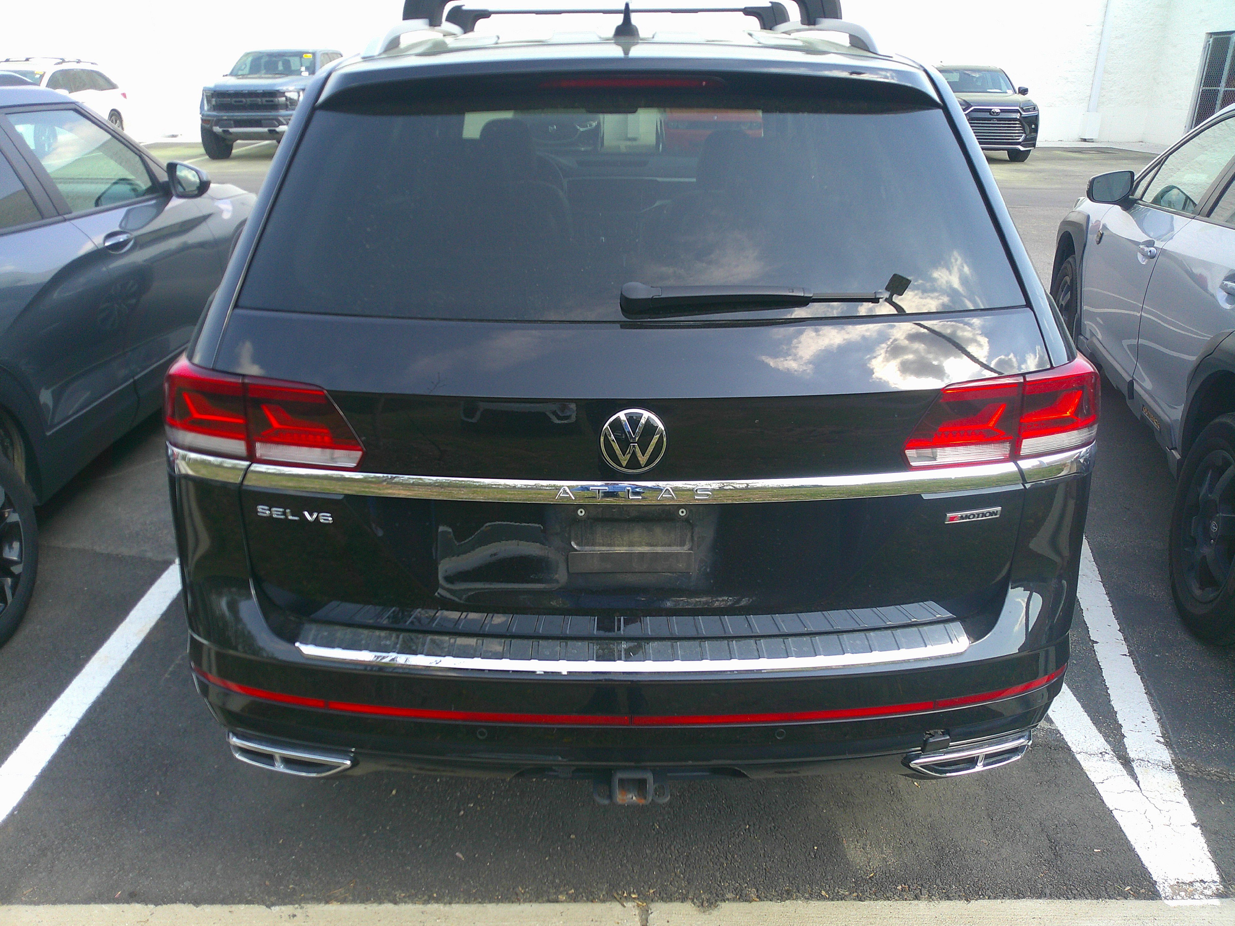Used 2022 Volkswagen Atlas SEL Premium image 7