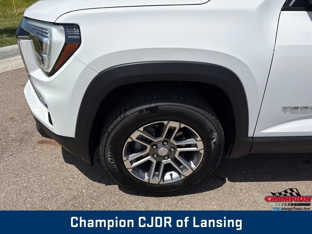 Used 2025 GMC Terrain Elevation AWD/4WD image 29