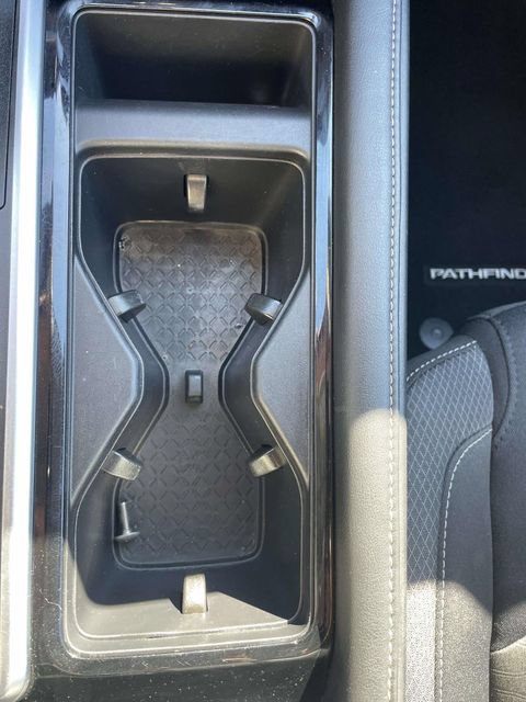 Used 2025 Nissan Pathfinder SV FWD image 39