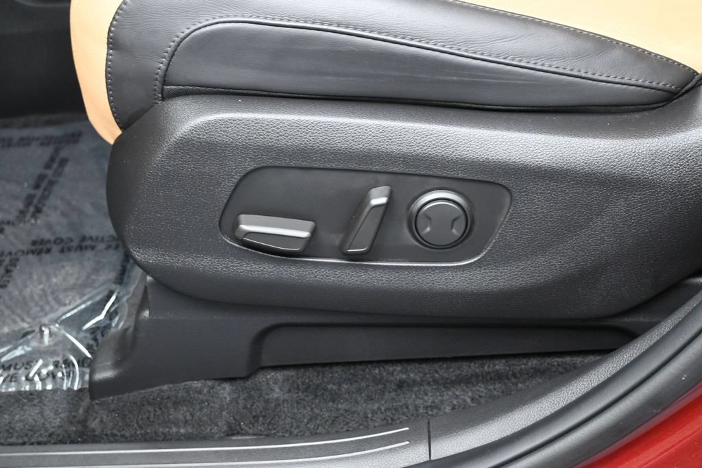 Used 2024 Kia Carnival LX FWD image 12