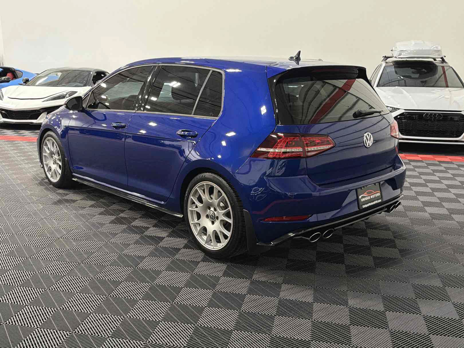 Used 2019 Volkswagen Golf 4-Door AWD/4WD image 2