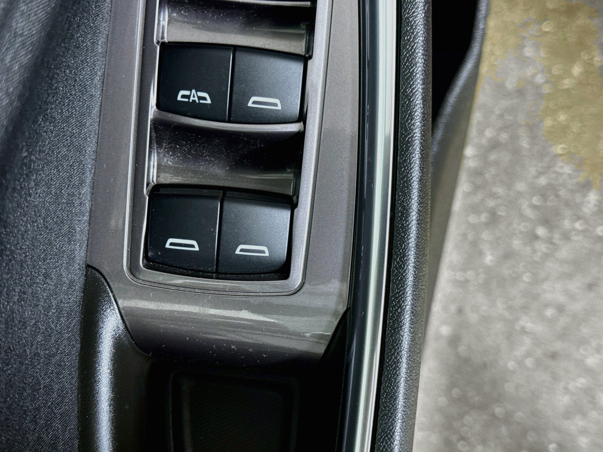 Used 2018 Chevrolet Malibu LT FWD image 18