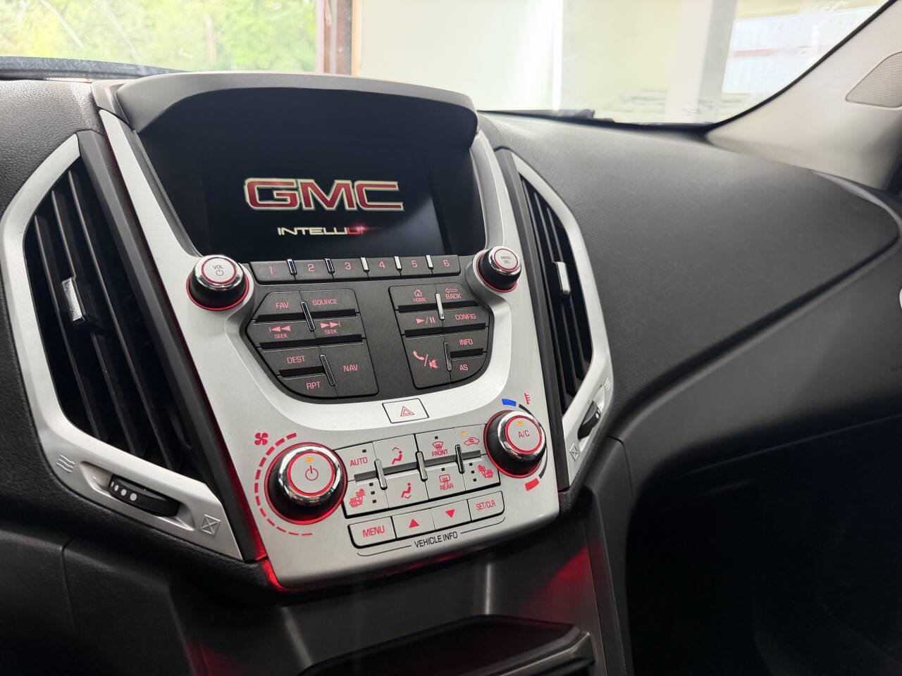 Used 2017 GMC Terrain SLE w/ Convenience Package AWD/4WD image 26
