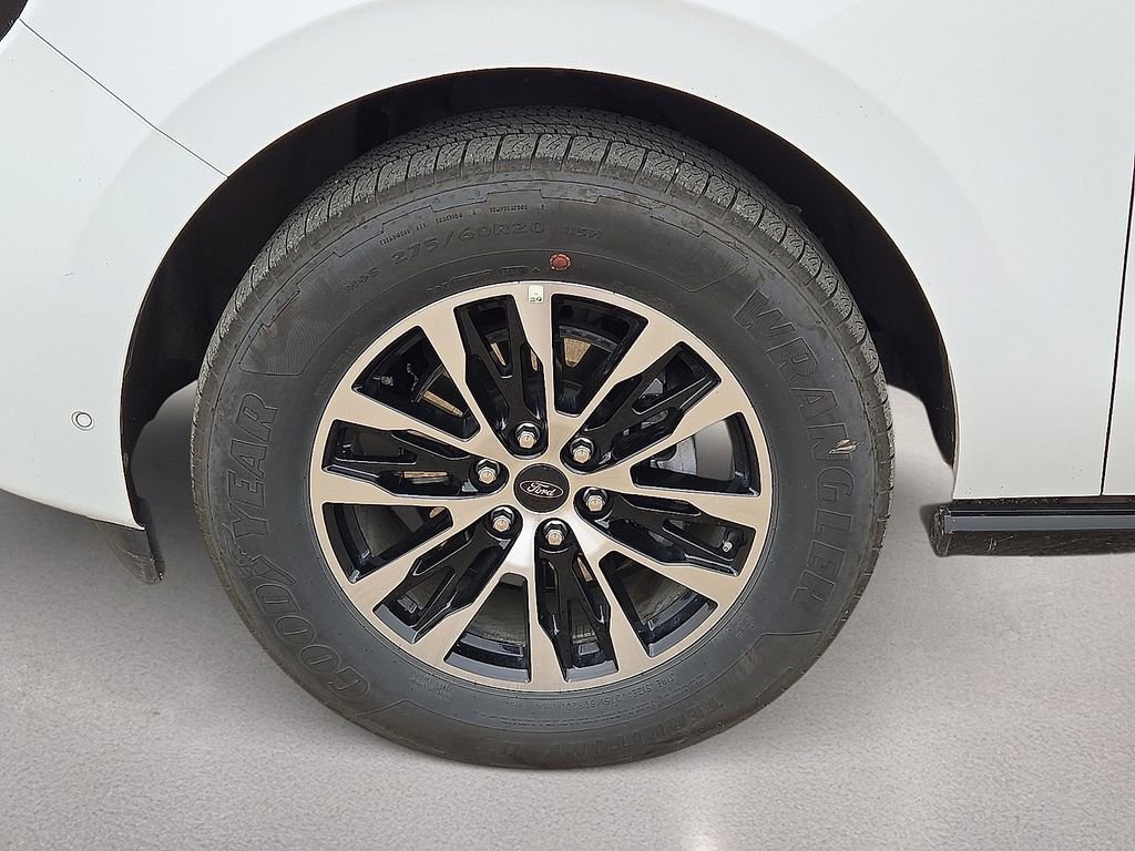 Used 2025 Ford Expedition Max Platinum AWD/4WD image 10