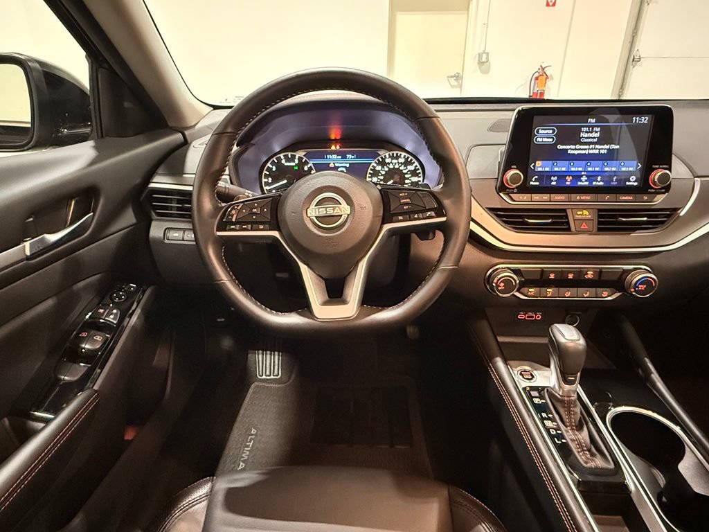 Used 2025 Nissan Altima 2.5 SR FWD image 27