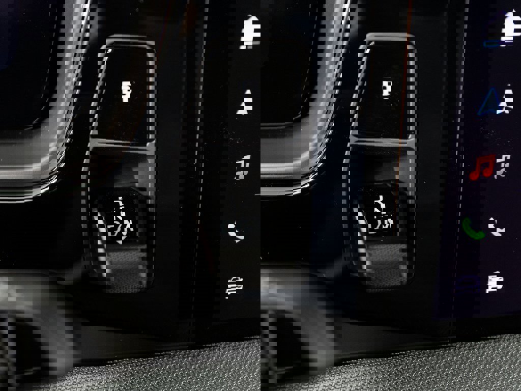 New 2025 Porsche Cayenne S image 36