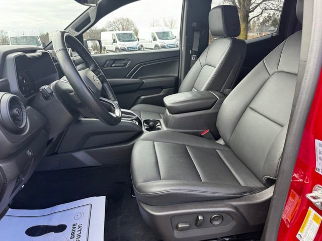Used 2025 Chevrolet Colorado Trail Boss AWD/4WD image 21