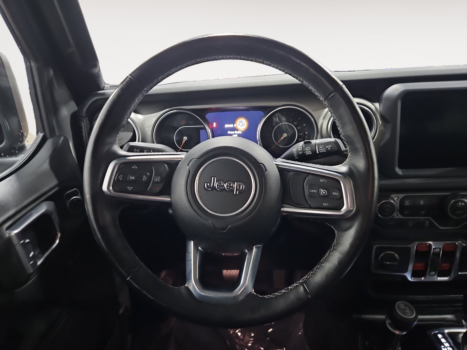 Used 2018 Jeep Wrangler Unlimited Sahara w/ Uconnect 4C Nav & Sound Group AWD/4WD image 12