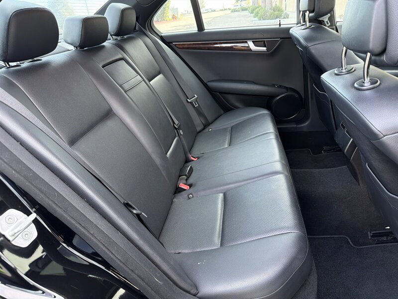 Used 2012 Mercedes-Benz C 250 Sedan image 18