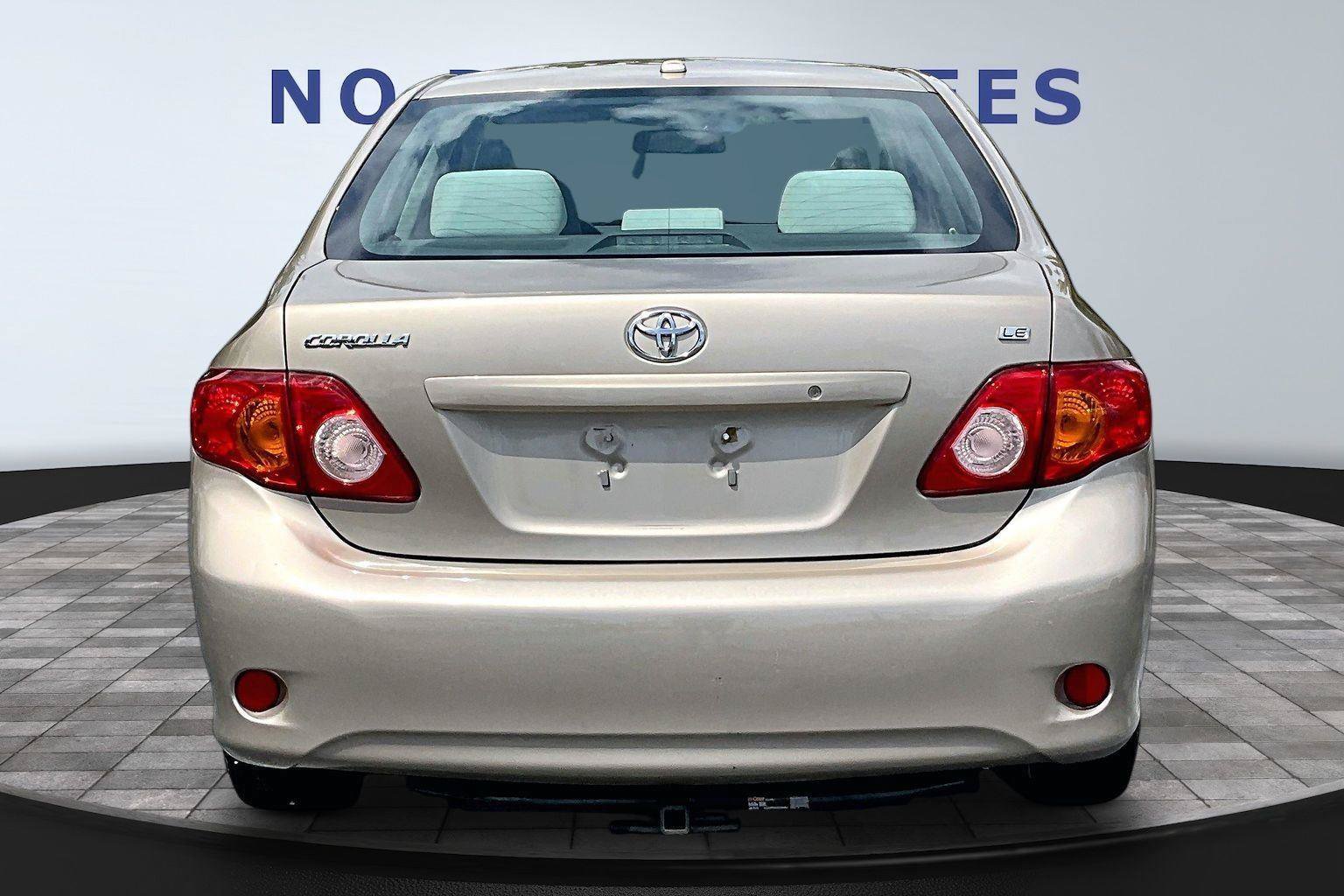Used 2010 Toyota Corolla LE FWD image 5