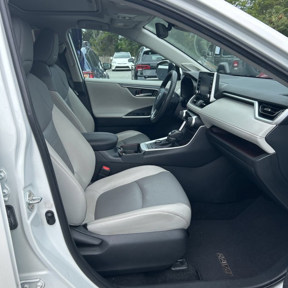 Certified 2020 Toyota RAV4 Limited w/ Limited Grade Weather Package AWD/4WD image 6