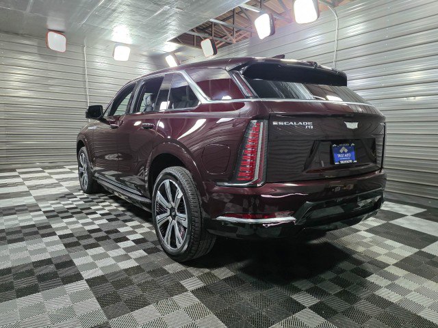 Used 2025 Cadillac Escalade IQ Luxury 2 w/ LPO, Premium Carpet Package image 7