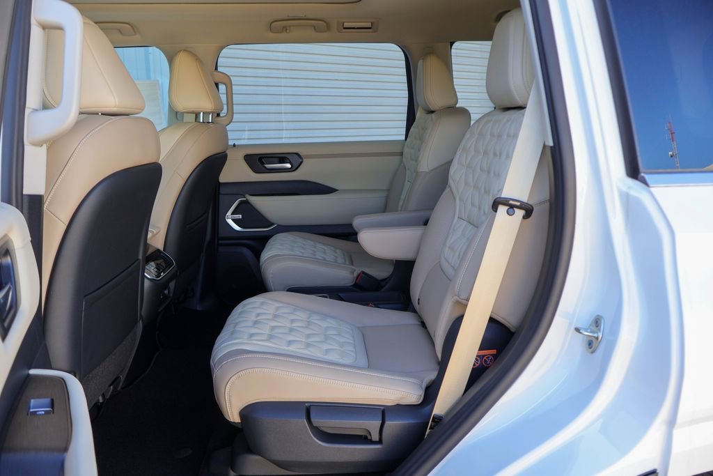 New 2026 Nissan Armada Platinum image 8