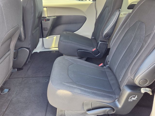 Used 2023 Chrysler Voyager LX FWD image 12
