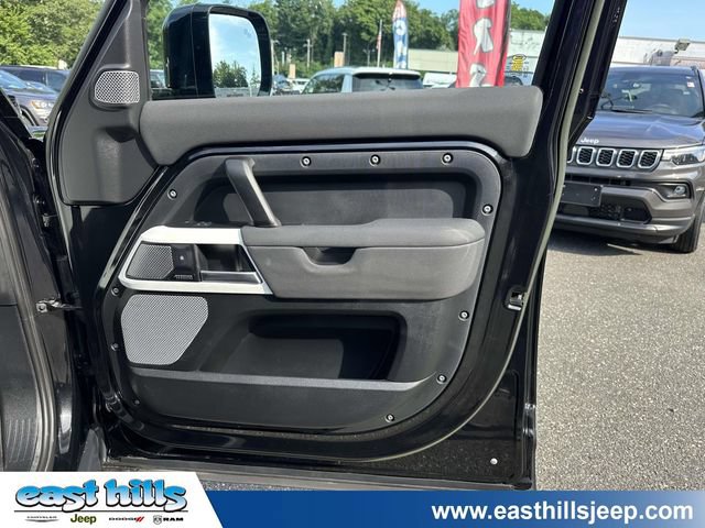 Used 2023 Land Rover Defender 130 SE AWD/4WD image 32