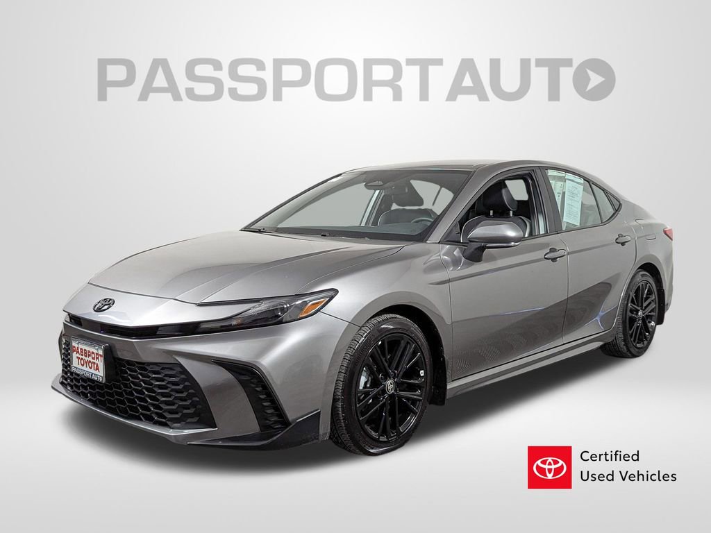 Certified 2025 Toyota Camry SE image 1