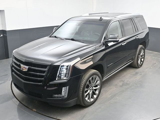 Used 2019 Cadillac Escalade Premium Luxury w/ Escalade Sport Edition AWD/4WD image 39