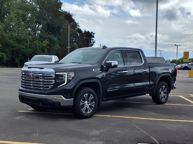Used 2025 GMC Sierra 1500 SLT AWD/4WD image 1