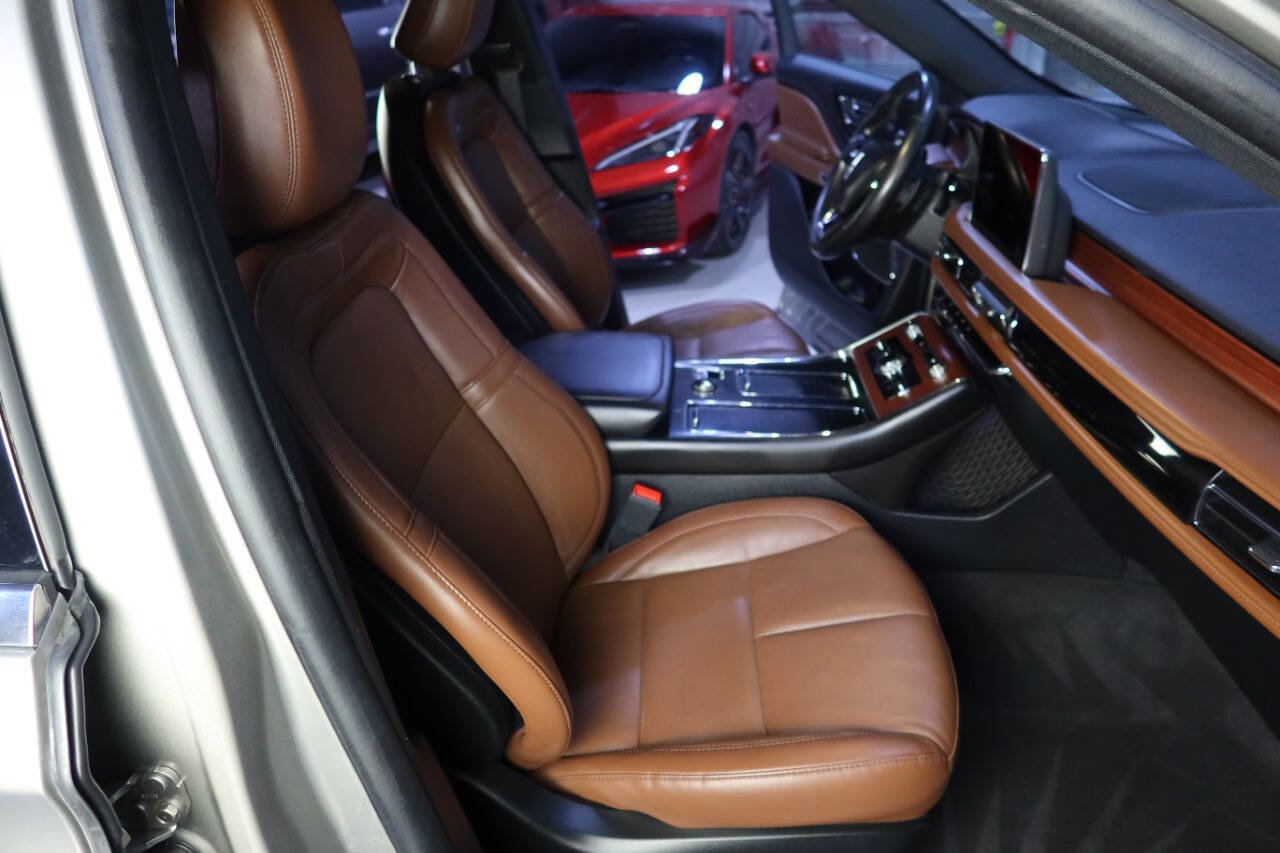 Used 2023 Lincoln Aviator Reserve w/ Equipment Group 201A image 13