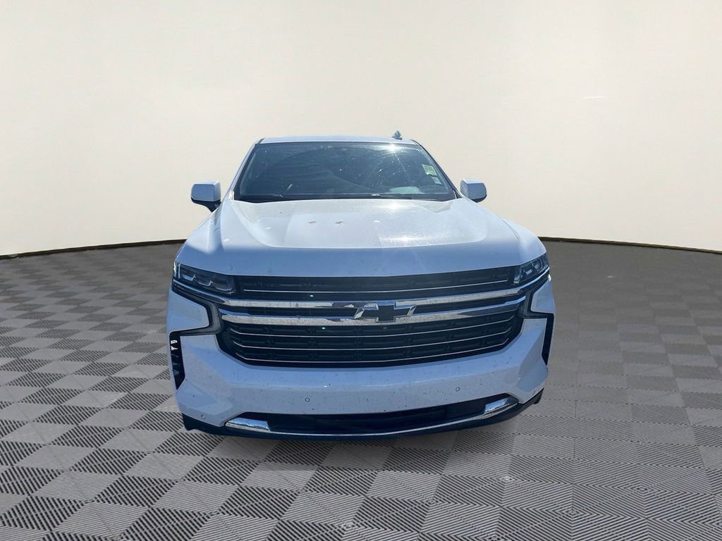 Used 2021 Chevrolet Suburban LT w/ Luxury Package AWD/4WD image 2
