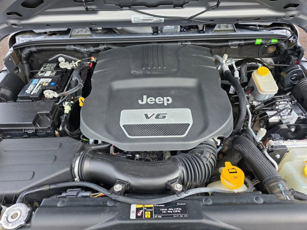 Used 2018 Jeep Wrangler Unlimited Sport w/ Connectivity Group image 25