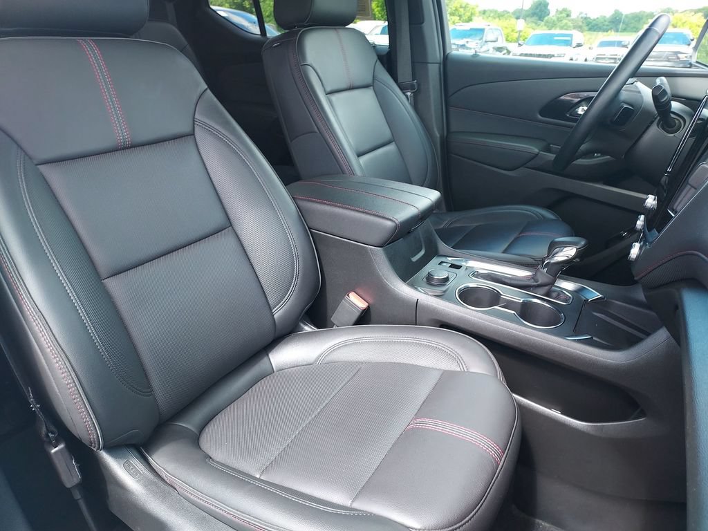 Used 2023 Chevrolet Traverse RS AWD/4WD image 32