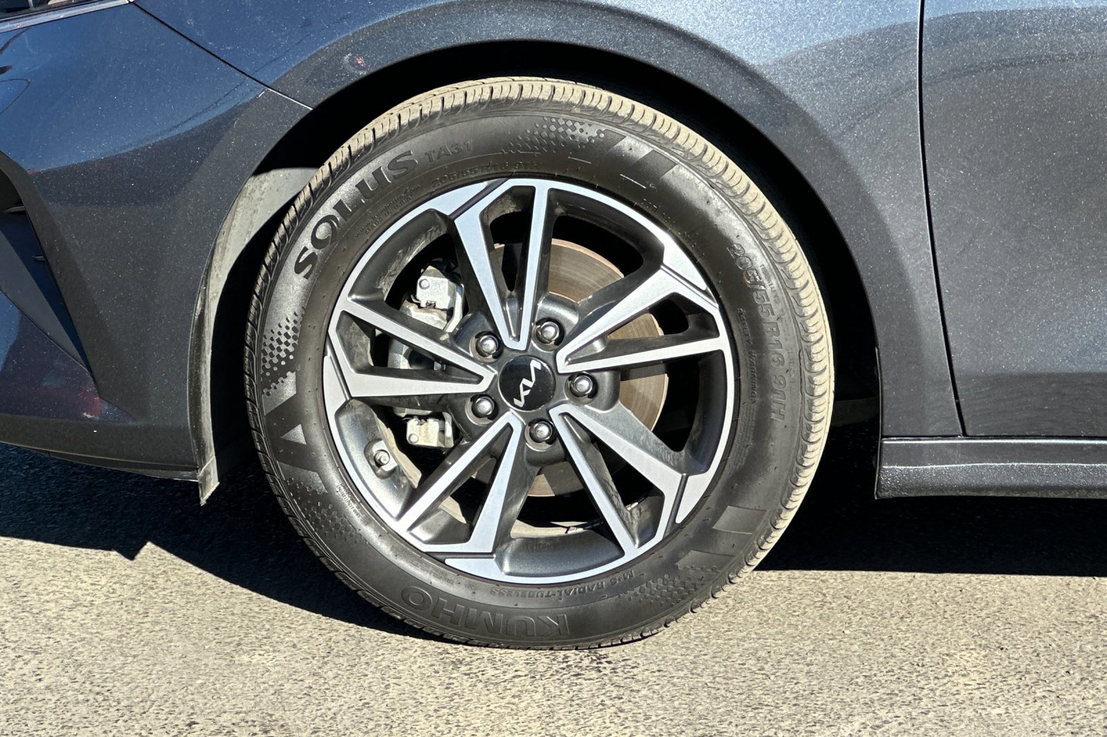 Used 2023 Kia Forte LXS w/ LXS Technology Package image 24