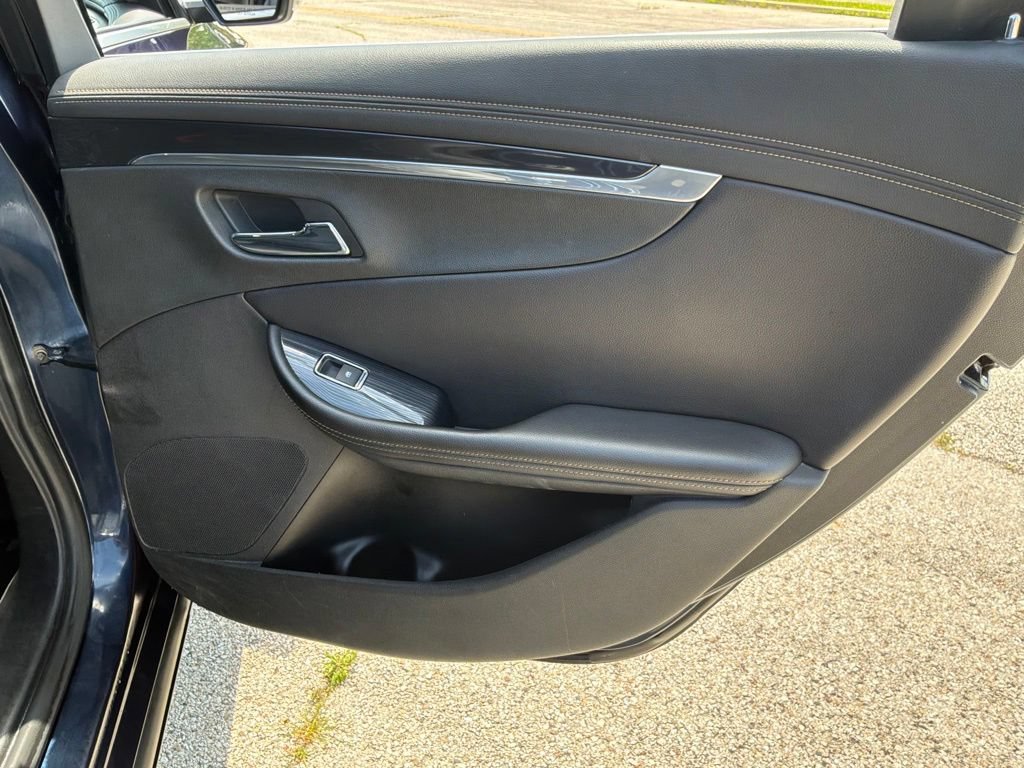 Used 2017 Chevrolet Impala LT w/ Convenience Package FWD image 29