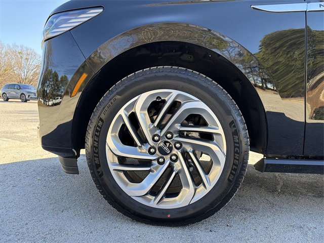 New 2025 Lincoln Navigator Reserve image 10