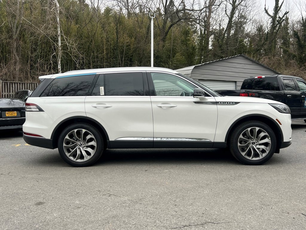 New 2026 Lincoln Aviator AWD image 3
