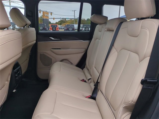 New 2025 Jeep Grand Cherokee Limited w/ Trailer Tow Package image 14