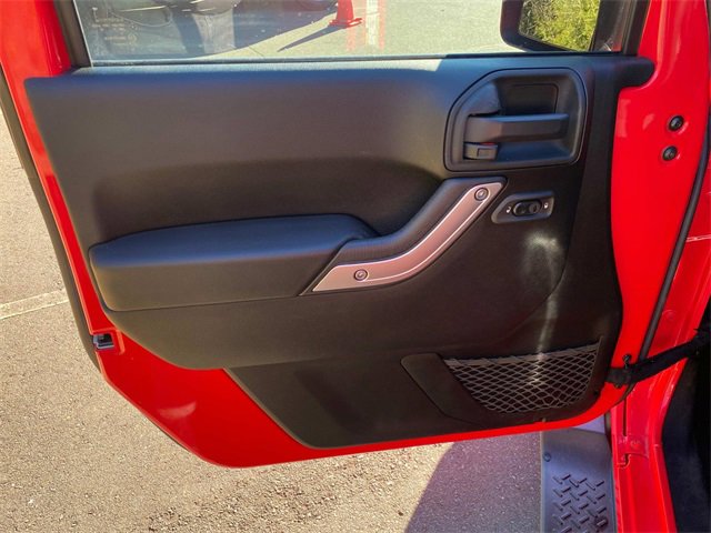 Used 2013 Jeep Wrangler Unlimited Sahara image 12